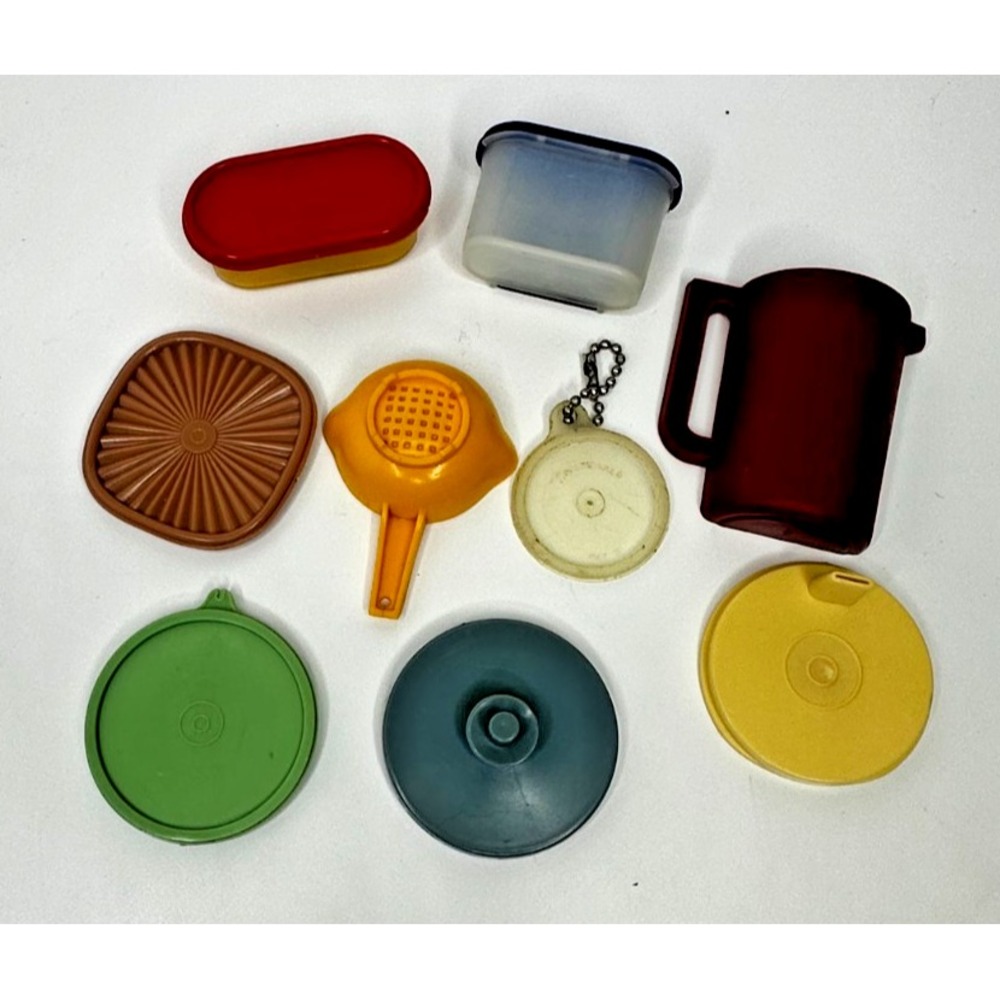 vtg tupperware magnets Strainer Pitcher Sippy Lids Storage Keychain Set 9